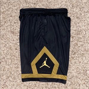 Jordan Diamond Basketball Shorts | Black & Gold